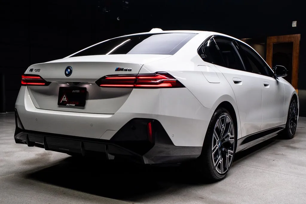 BMW i5 photo 21