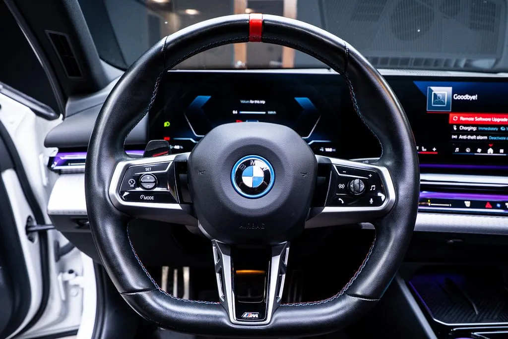 BMW i5 photo 35
