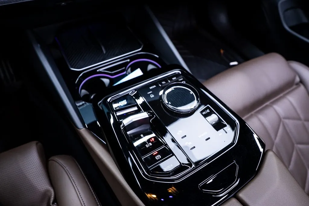 BMW i5 photo 43