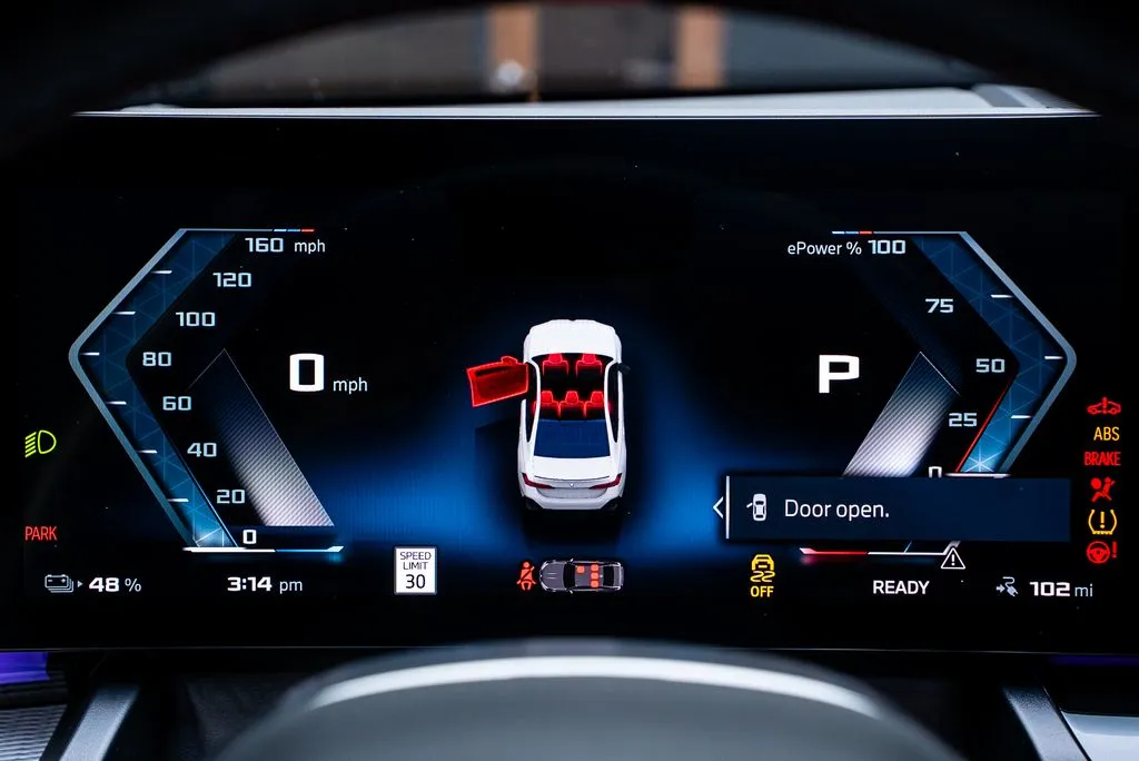 BMW i5 photo 39