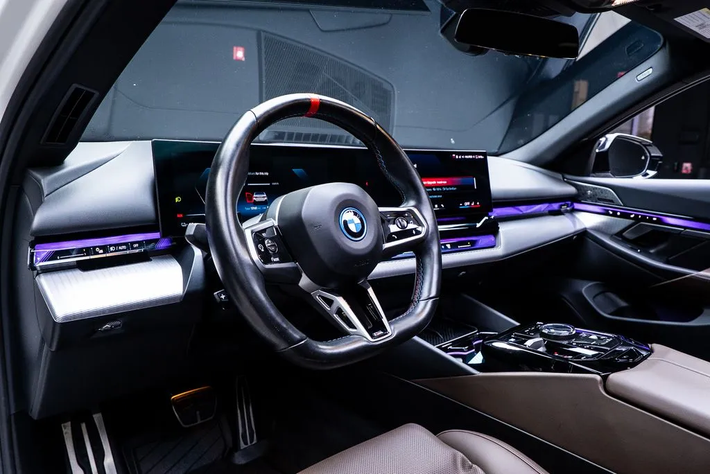 BMW i5 photo 33