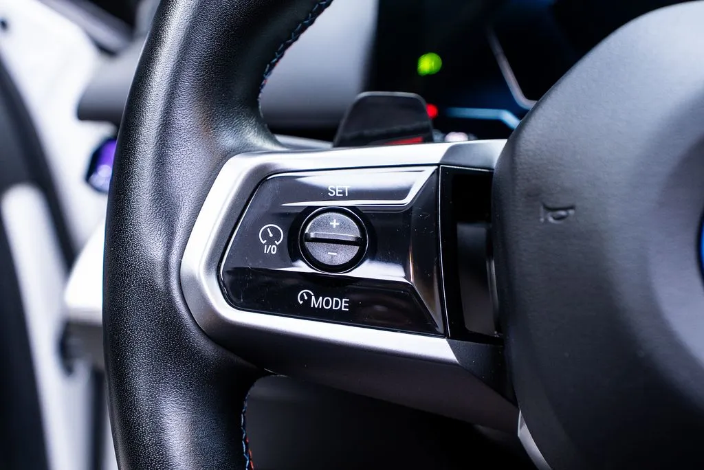 BMW i5 photo 36