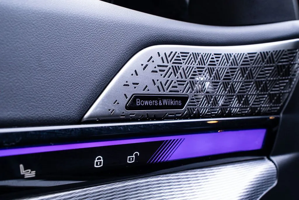 BMW i5 photo 30