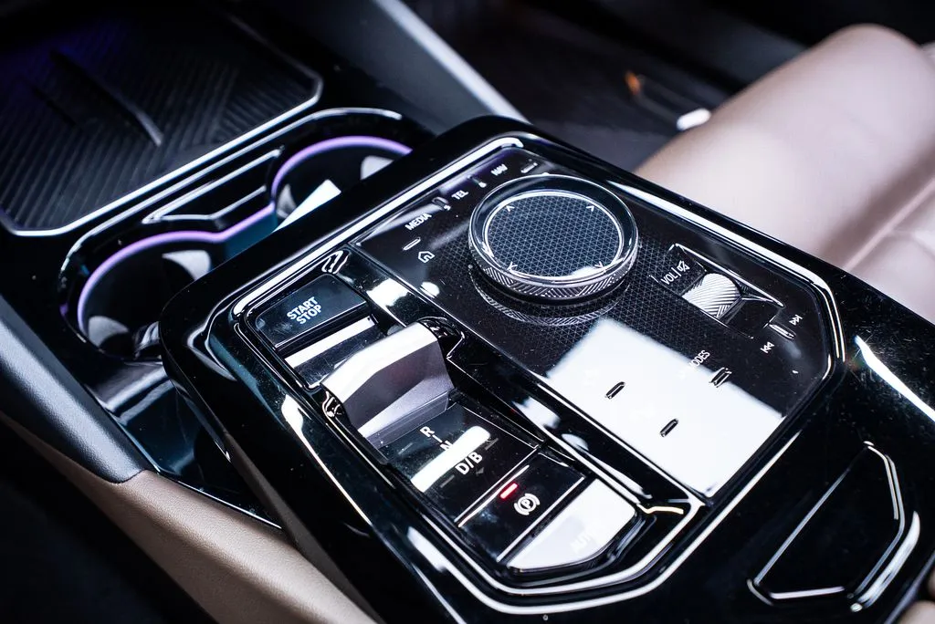BMW i5 photo 45