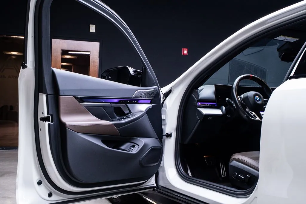BMW i5 photo 28