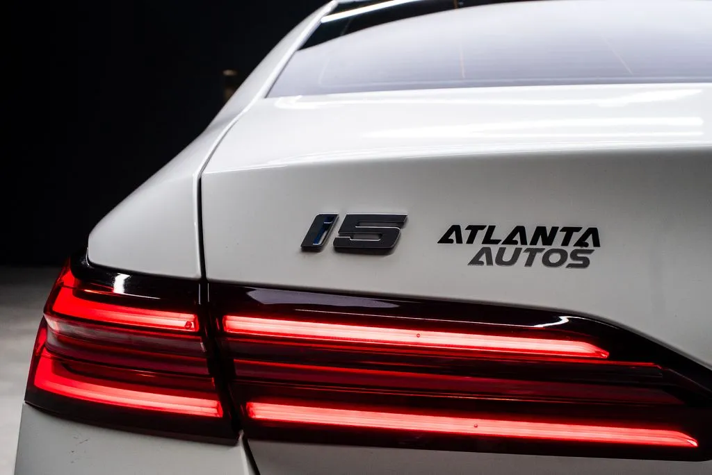 BMW i5 photo 24