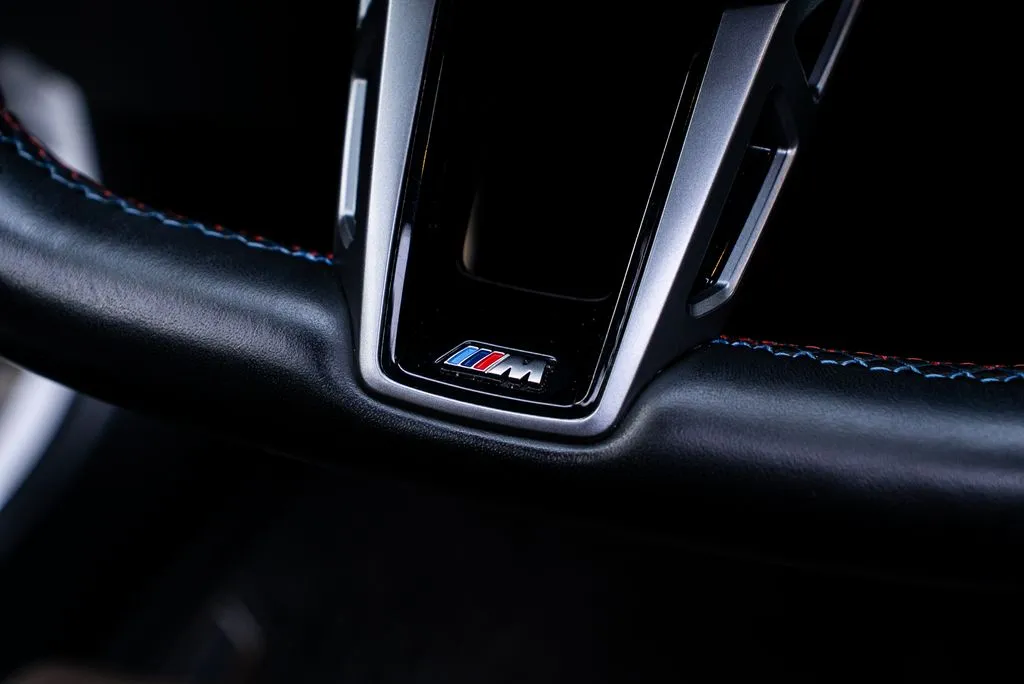BMW i5 photo 38