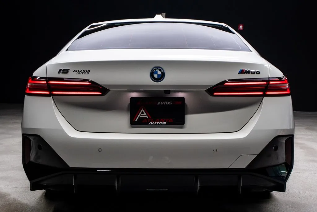 BMW i5 photo 22