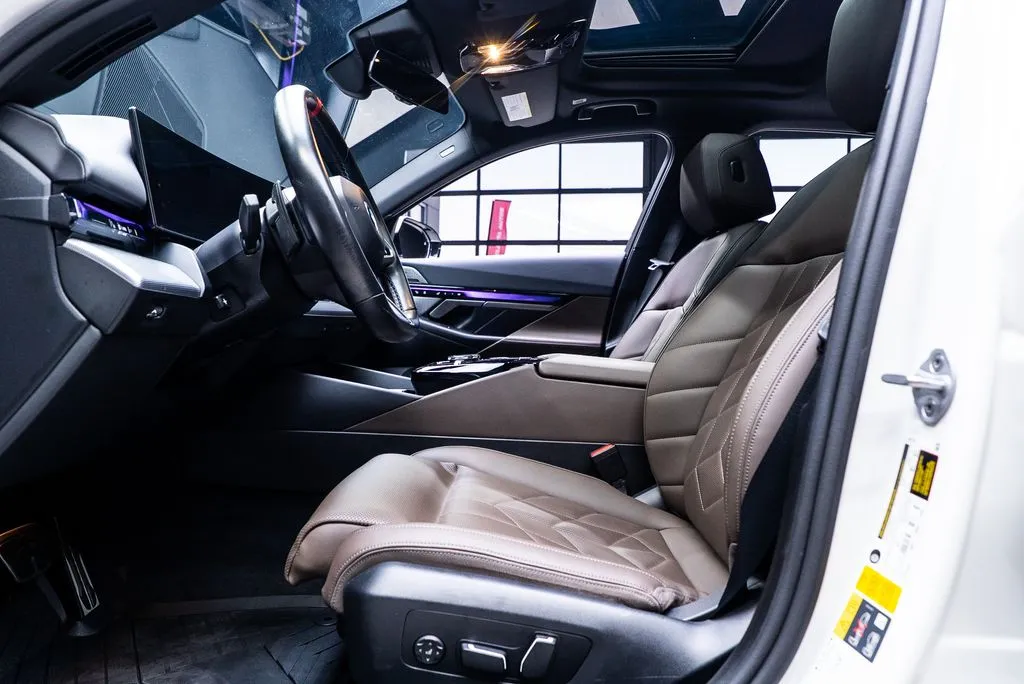 BMW i5 photo 31