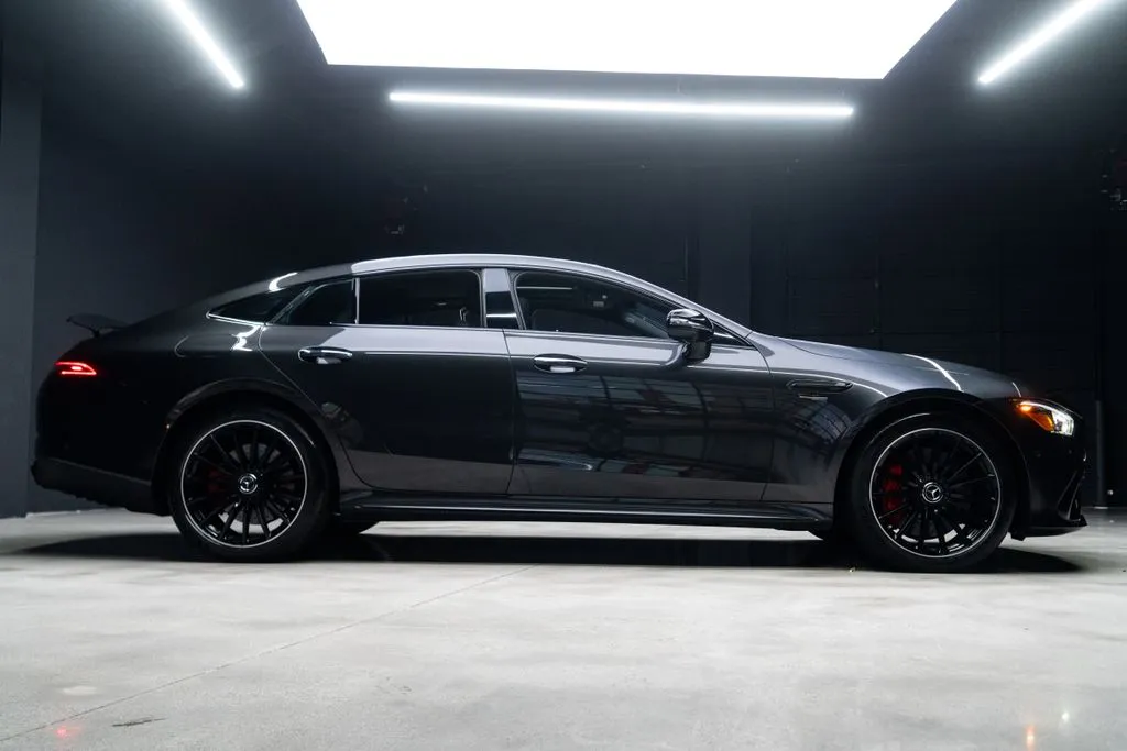Mercedes-Benz AMG GT 43 photo 9
