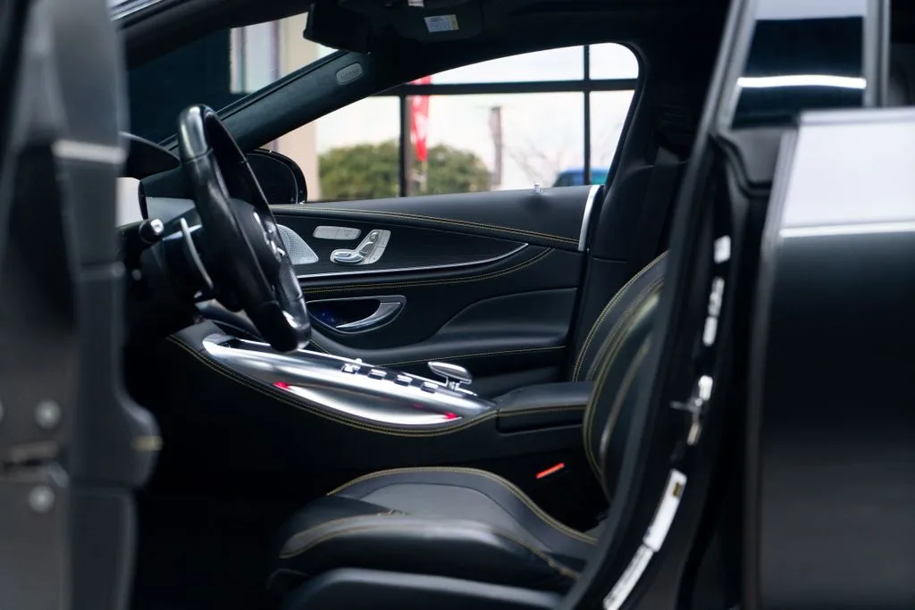 Mercedes-Benz AMG GT 43 photo 31