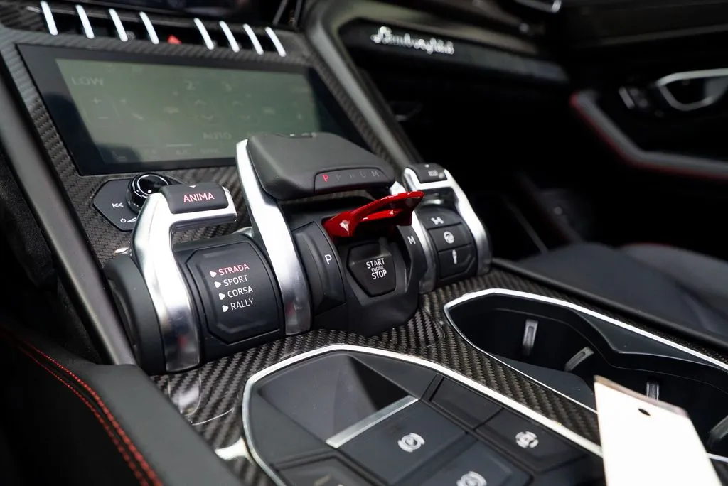 Lamborghini Urus photo 48