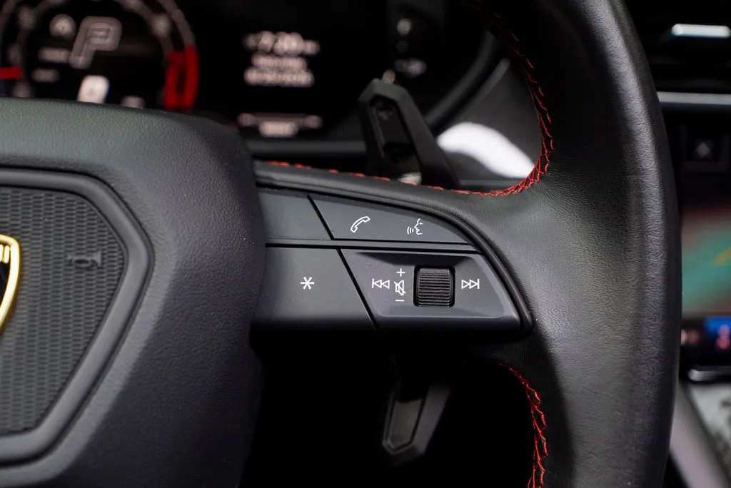 Lamborghini Urus photo 42