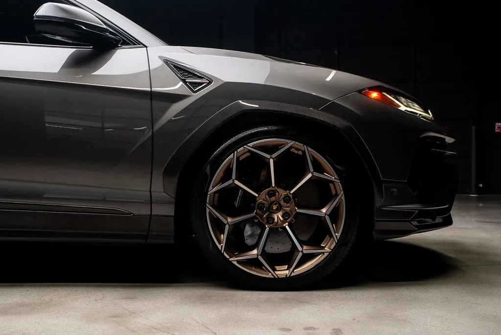 Lamborghini Urus photo 13