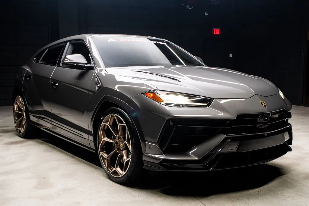 Lamborghini Urus photo 9