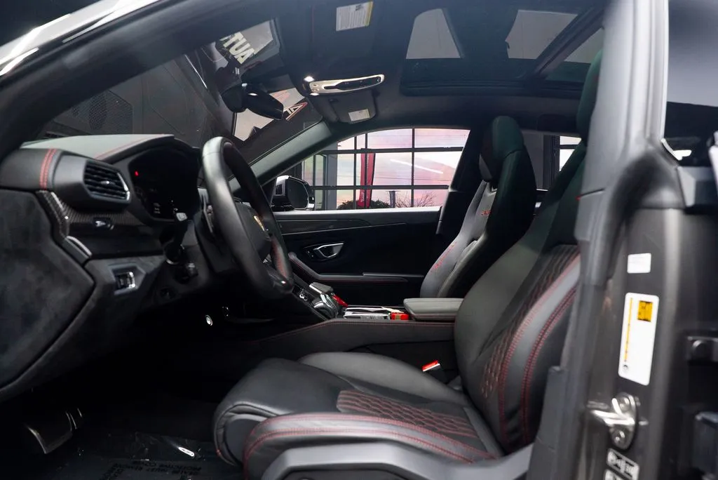 Lamborghini Urus photo 36