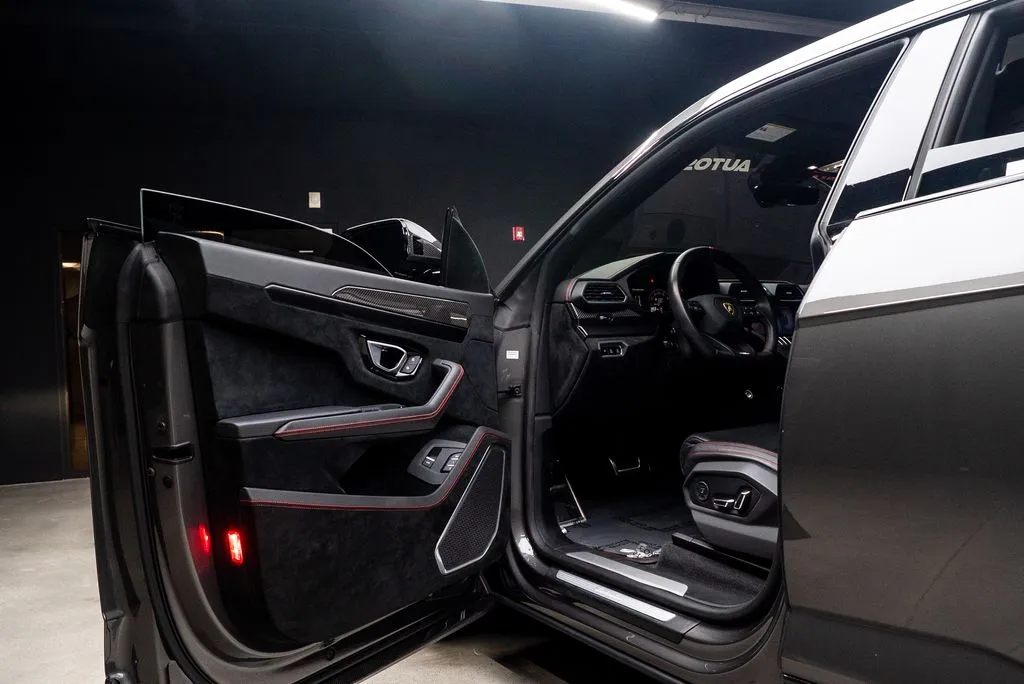 Lamborghini Urus photo 33