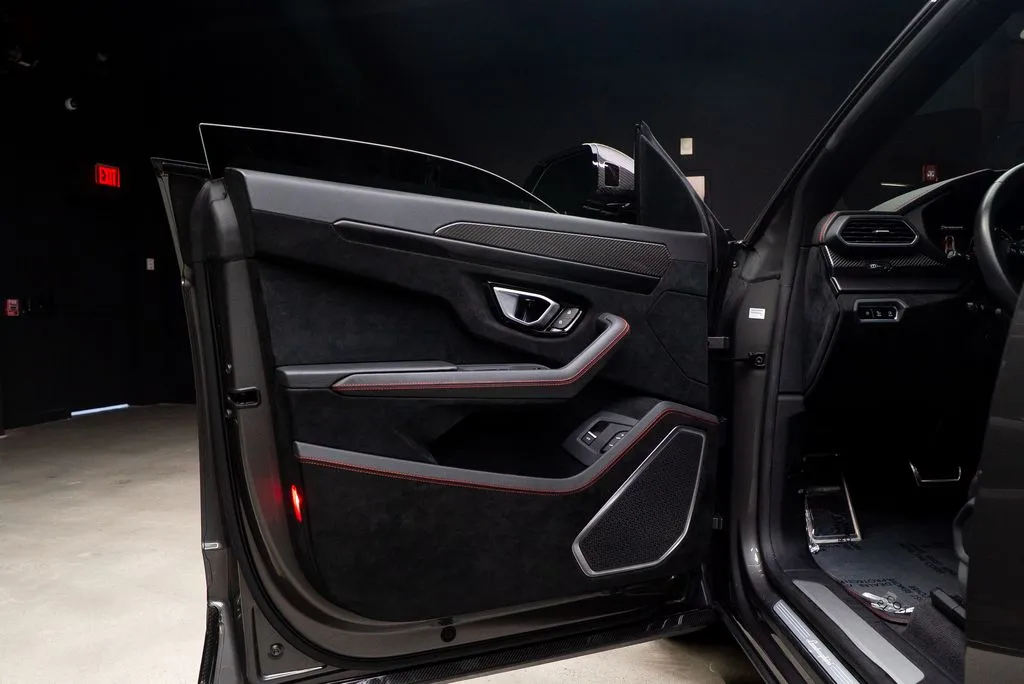 Lamborghini Urus photo 34