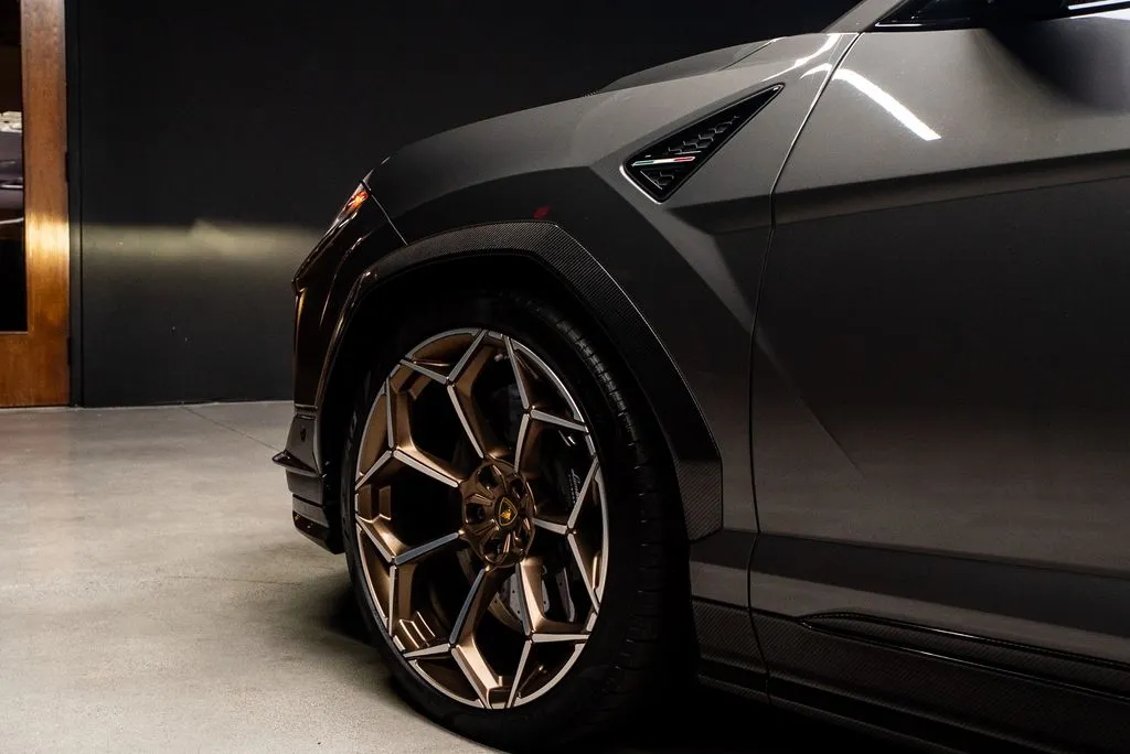Lamborghini Urus photo 32