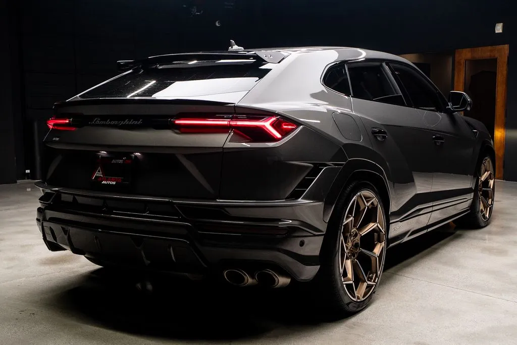 Lamborghini Urus photo 24