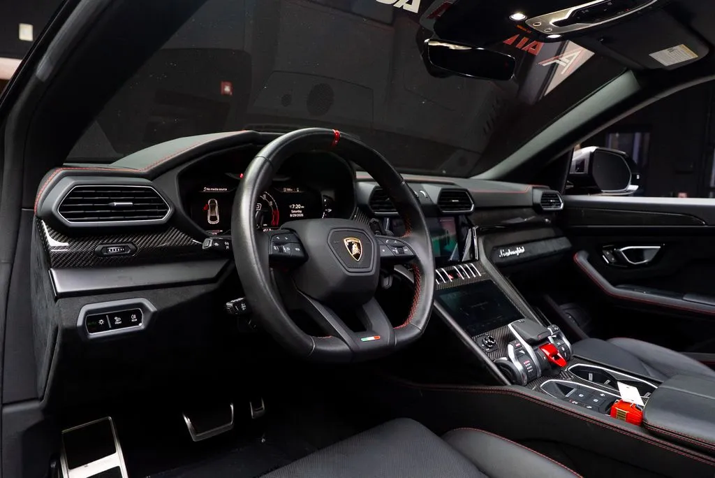 Lamborghini Urus photo 40