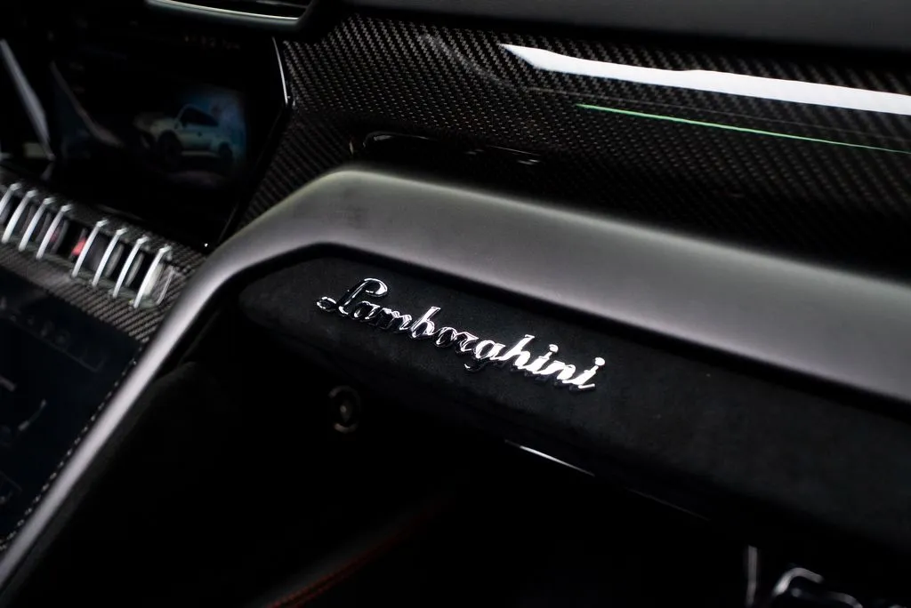 Lamborghini Urus photo 51