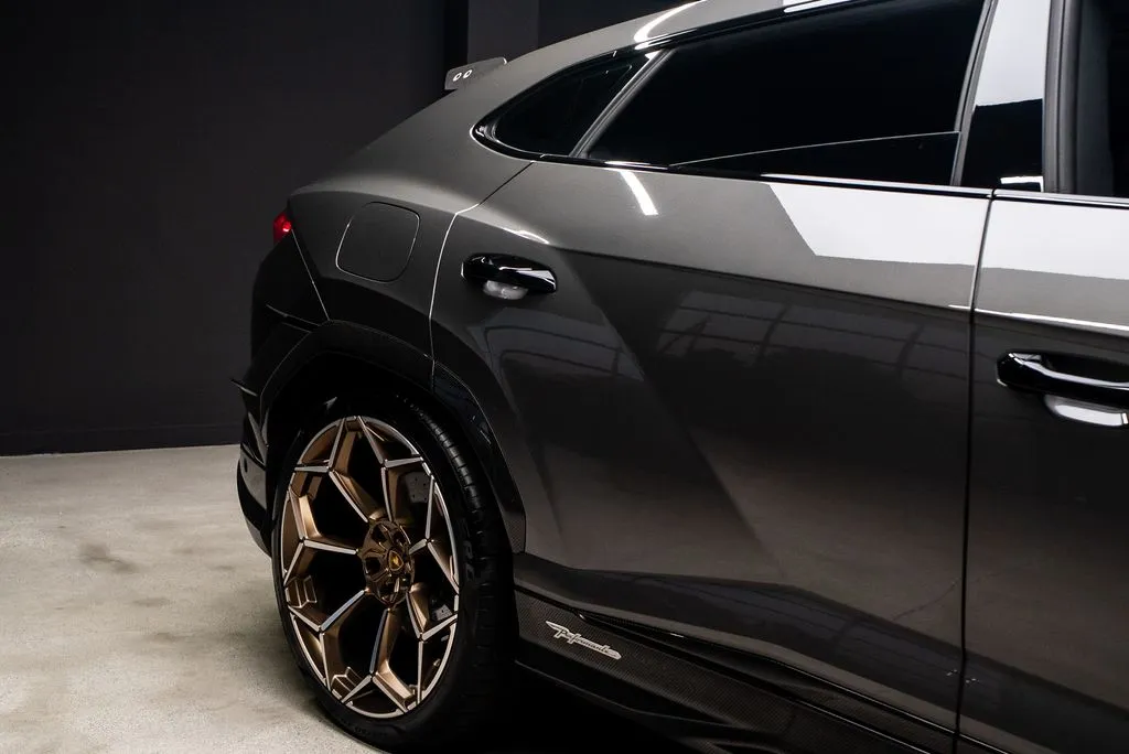 Lamborghini Urus photo 19
