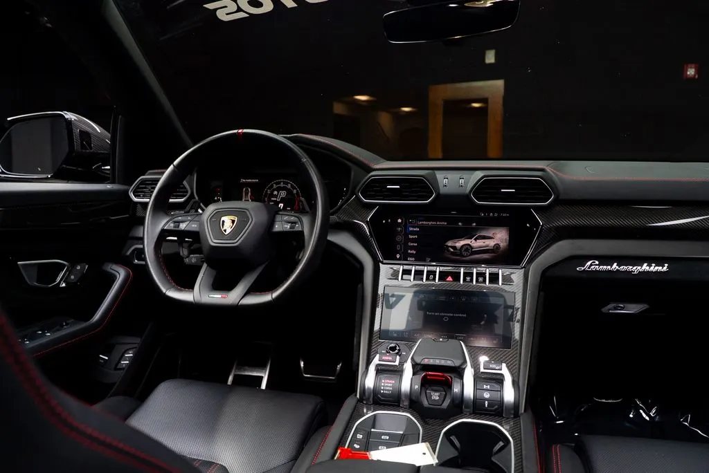 Lamborghini Urus photo 55