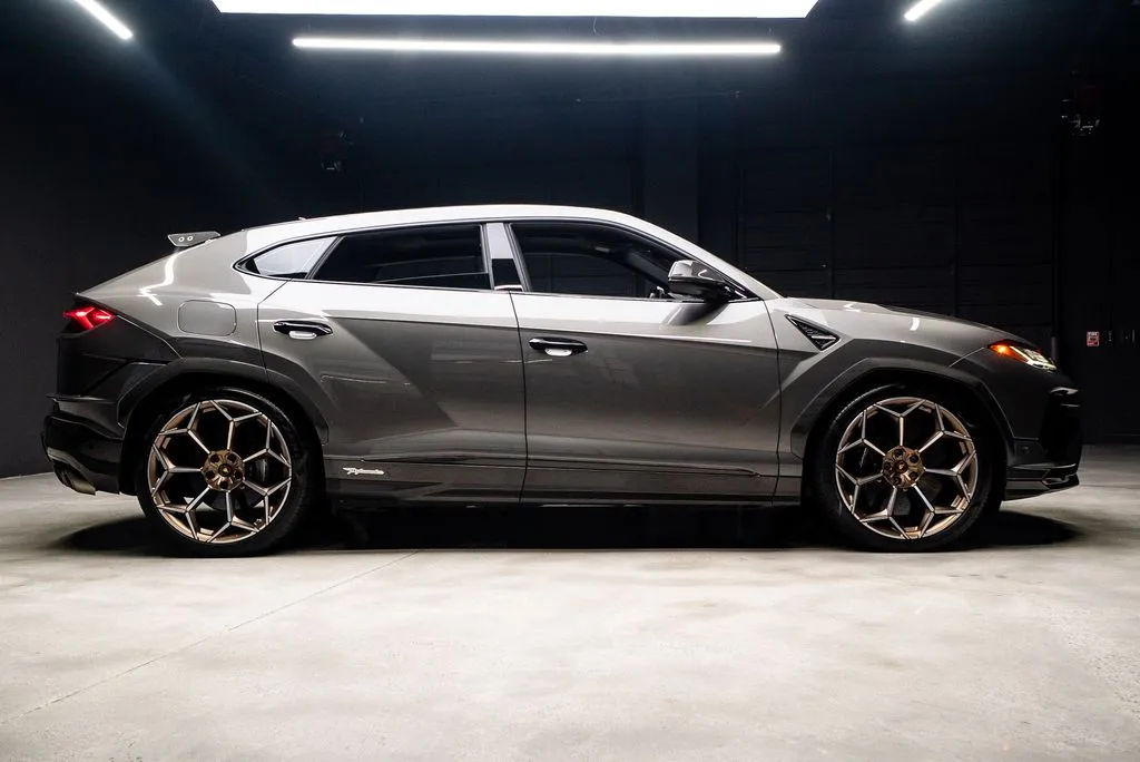 Lamborghini Urus photo 12