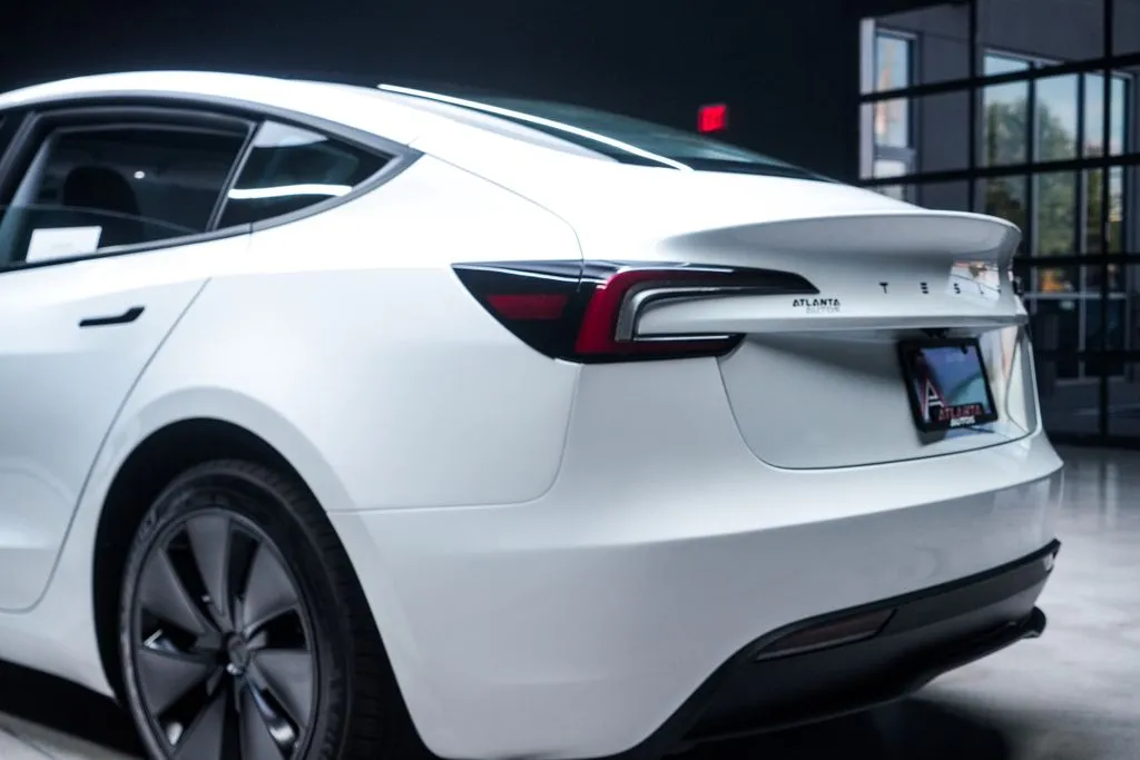 Tesla Model 3 photo 22