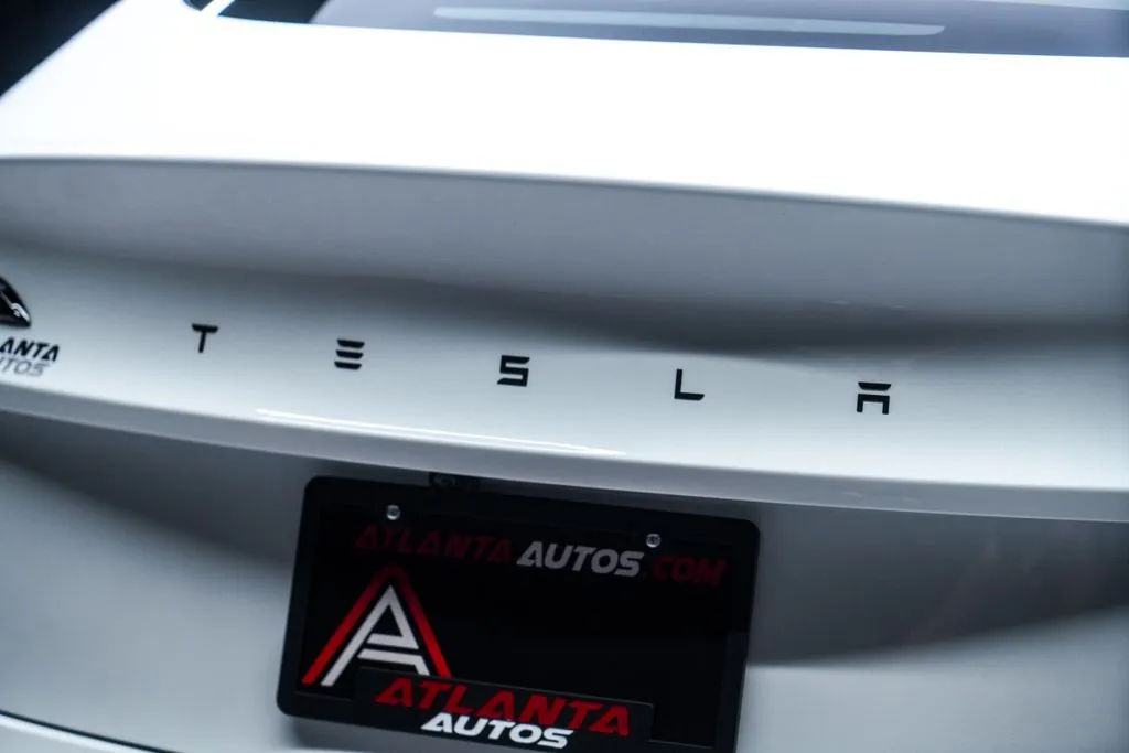 Tesla Model 3 photo 21