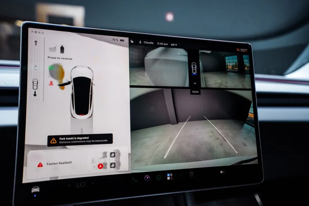 Tesla Model 3 photo 35