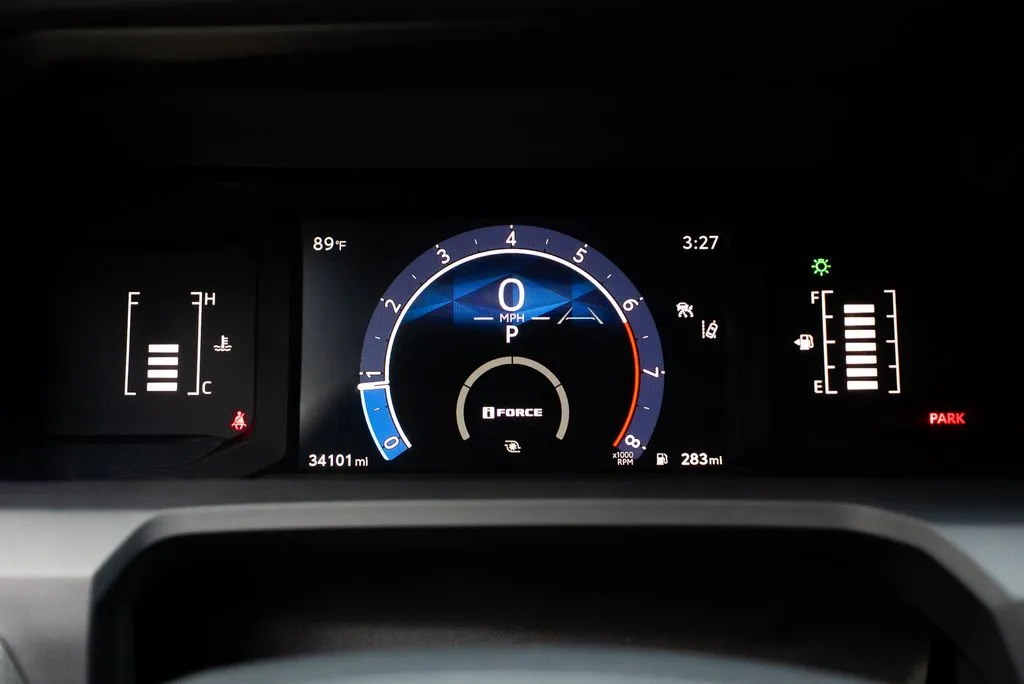 Toyota Tacoma photo 37