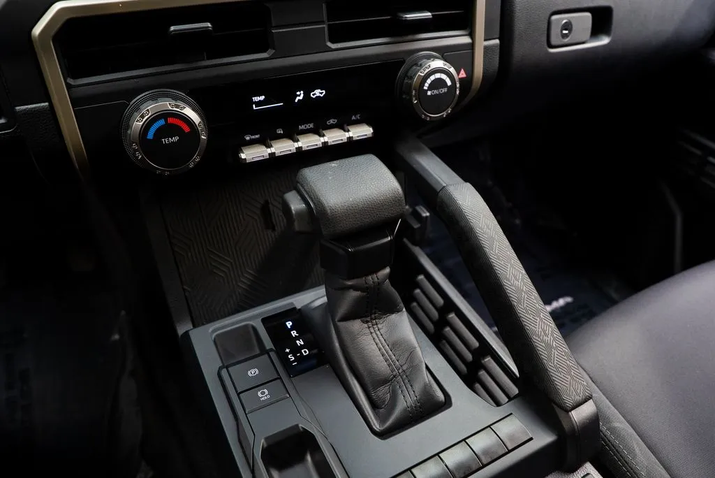 Toyota Tacoma photo 41