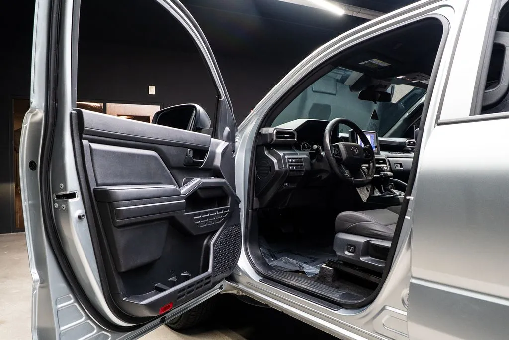 Toyota Tacoma photo 28