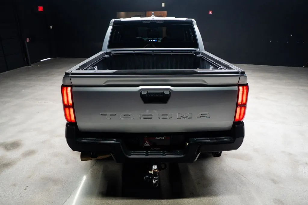 Toyota Tacoma photo 22