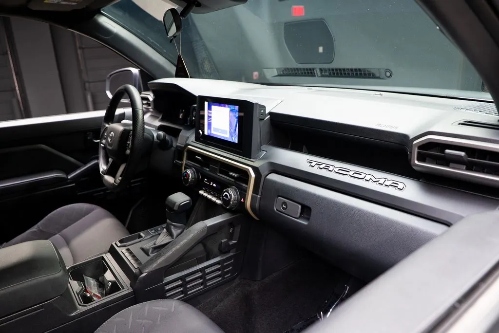 Toyota Tacoma photo 43