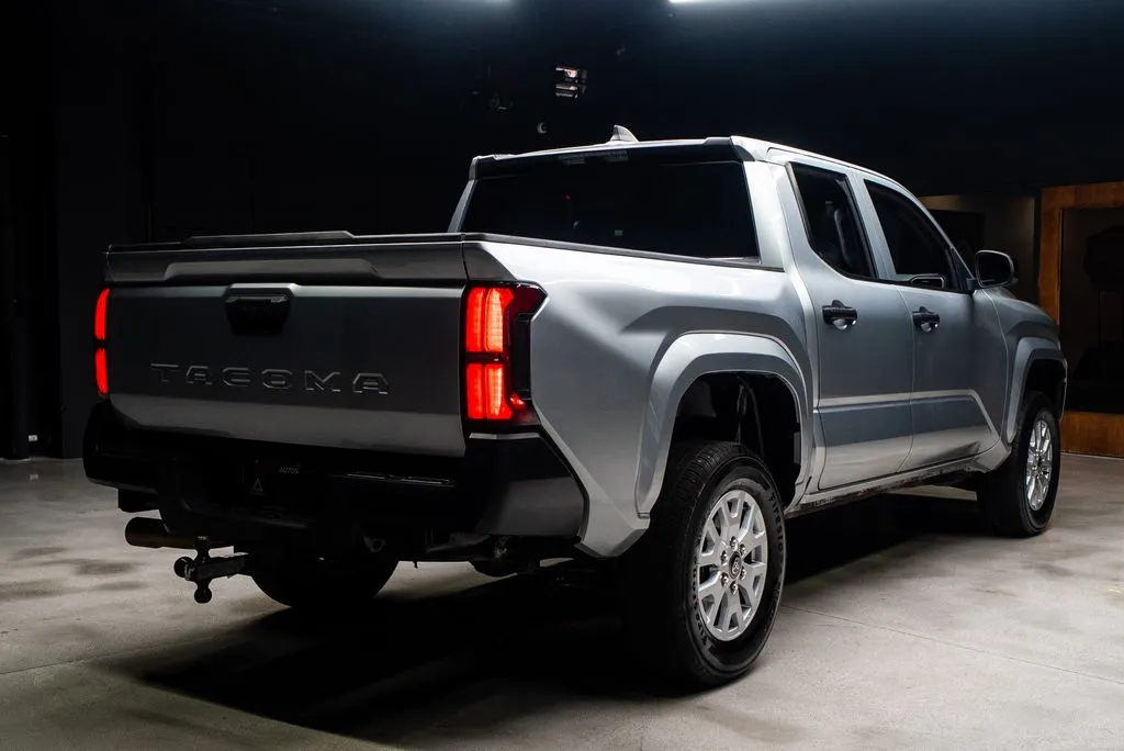 Toyota Tacoma photo 20