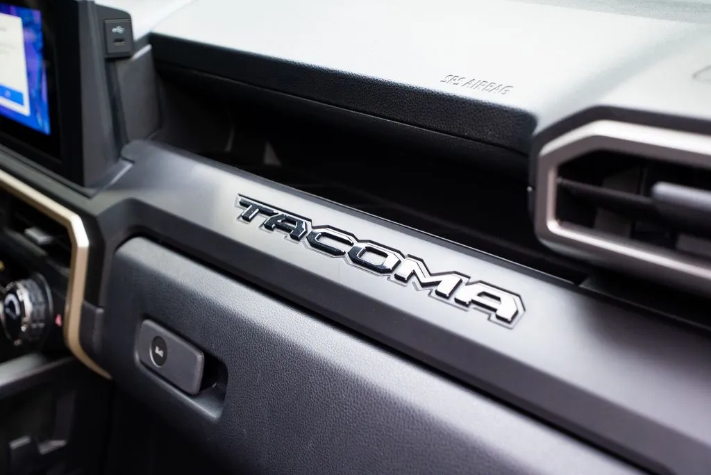 Toyota Tacoma photo 42