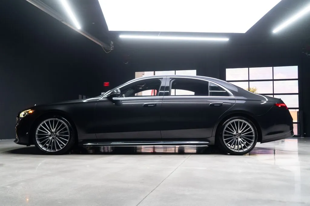 Mercedes-Benz S-Class photo 18