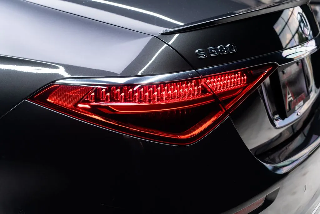 Mercedes-Benz S-Class photo 17