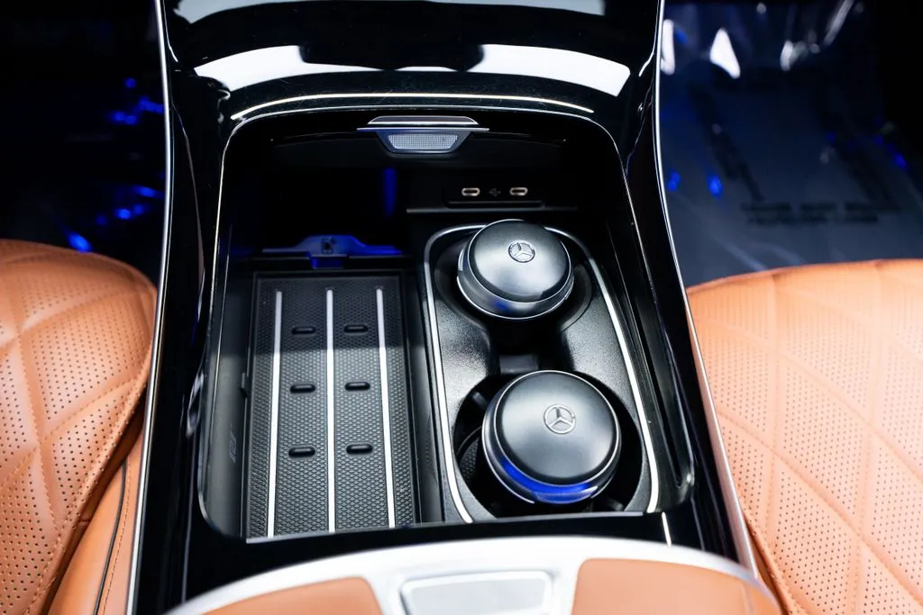 Mercedes-Benz S-Class photo 32