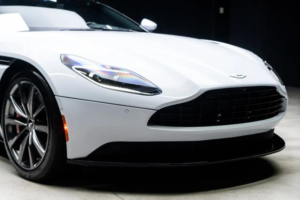 Aston Martin DB11 photo 7