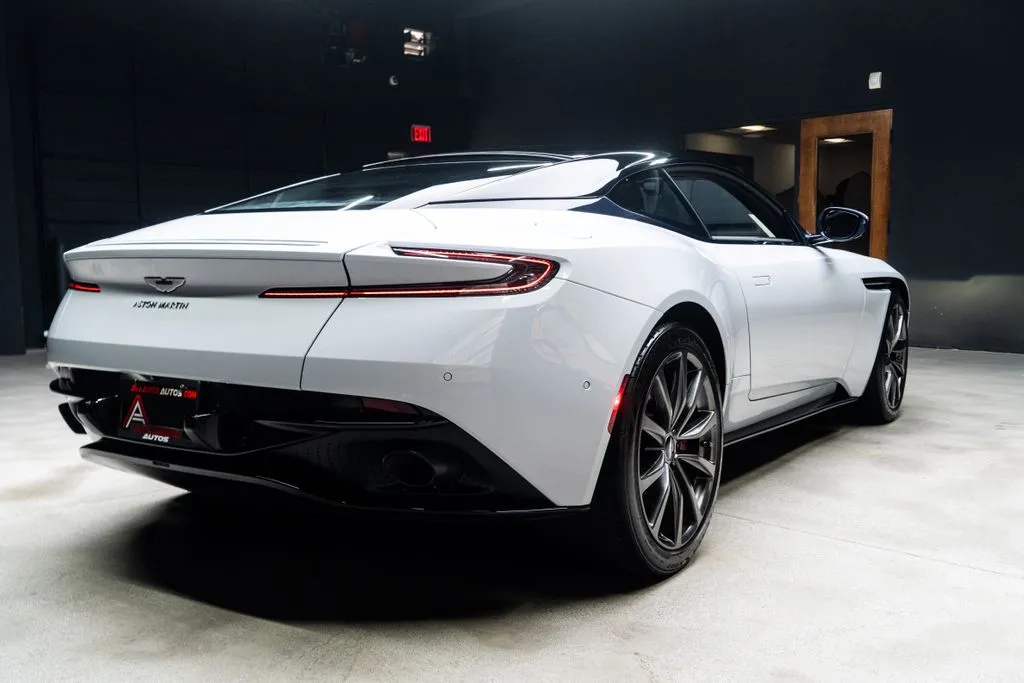 Aston Martin DB11 photo 16