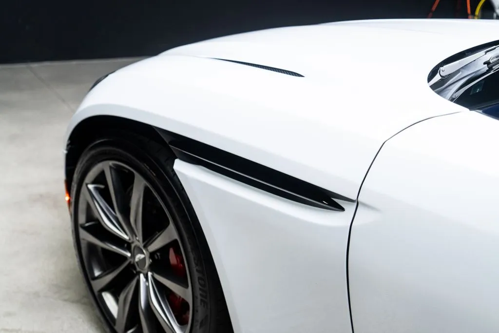 Aston Martin DB11 photo 26