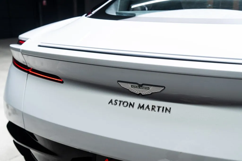 Aston Martin DB11 photo 19