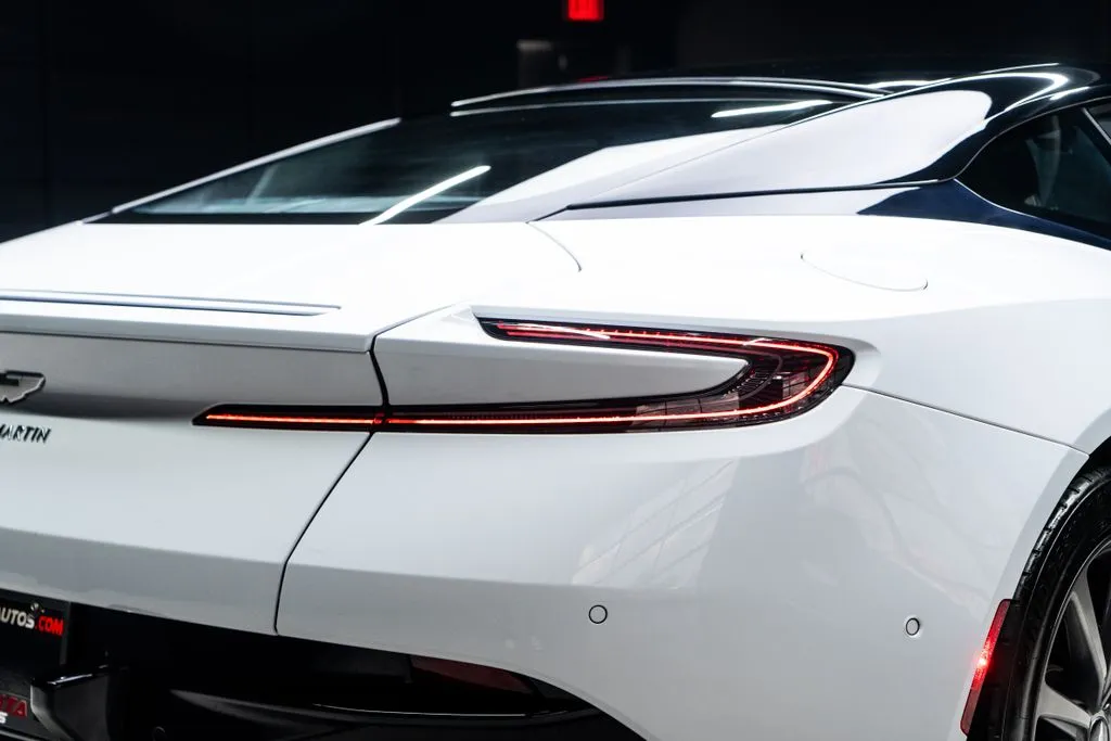 Aston Martin DB11 photo 15