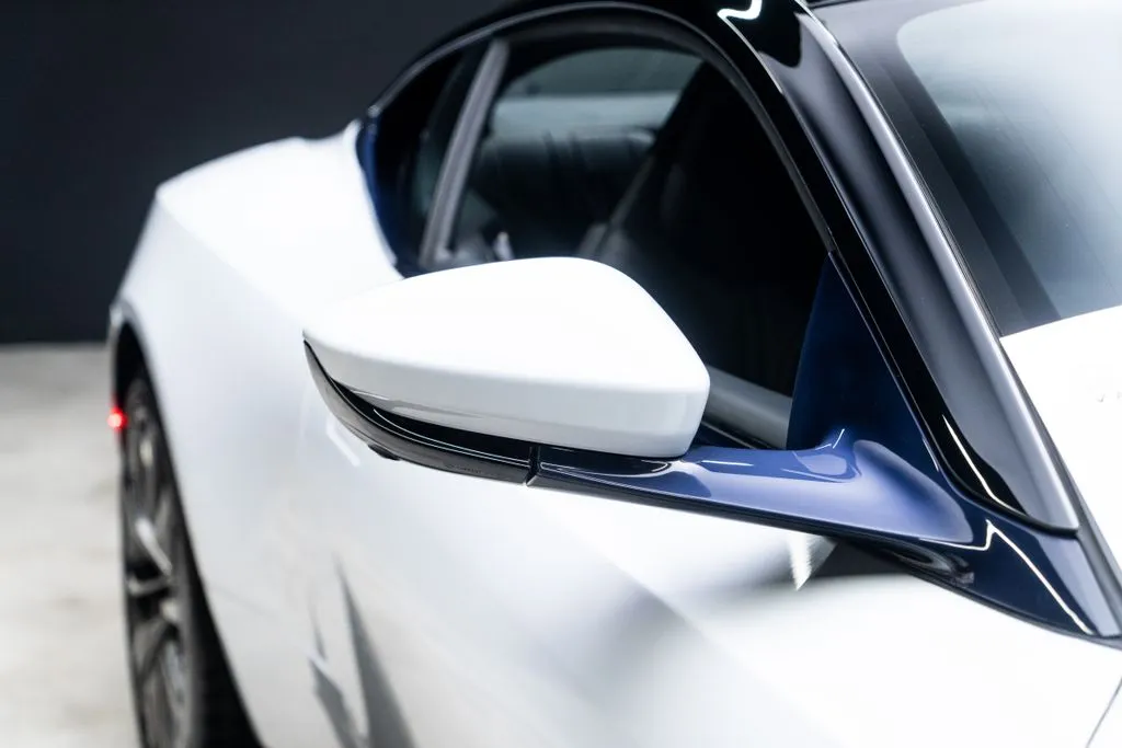 Aston Martin DB11 photo 13