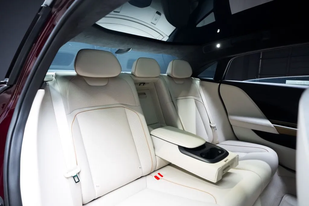Lucid Air photo 54