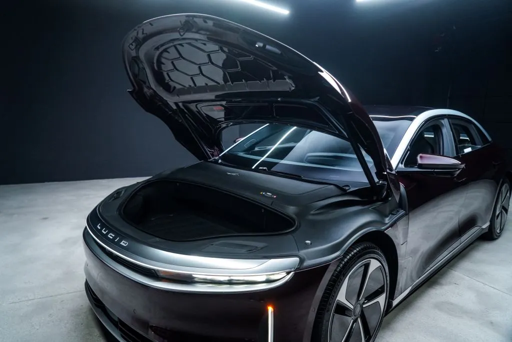 Lucid Air photo 8